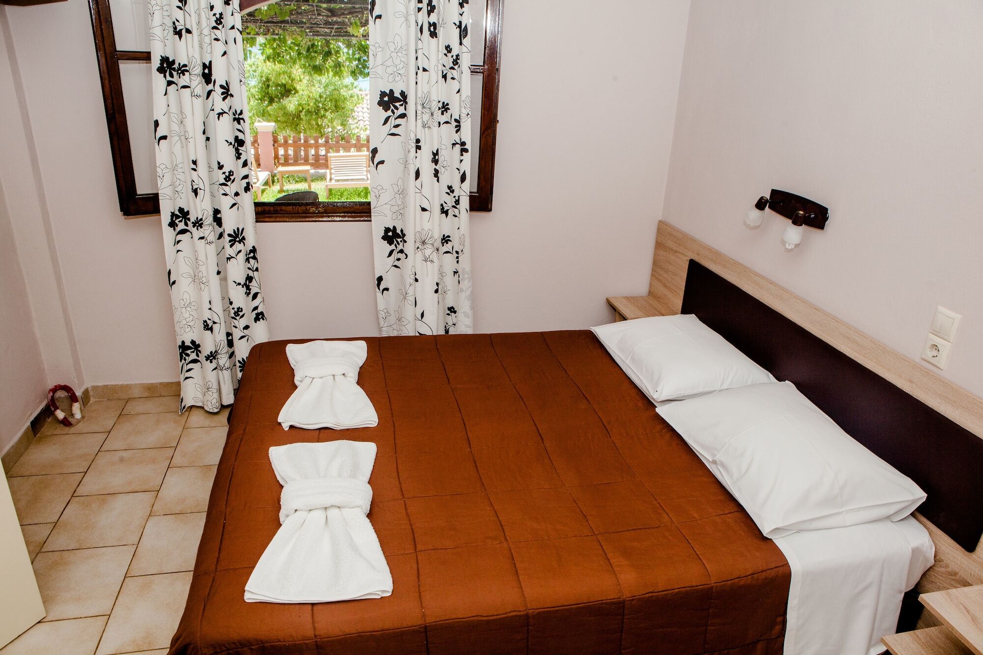 Eleana Apartments And Studios Ágios Geórgios Extérieur photo